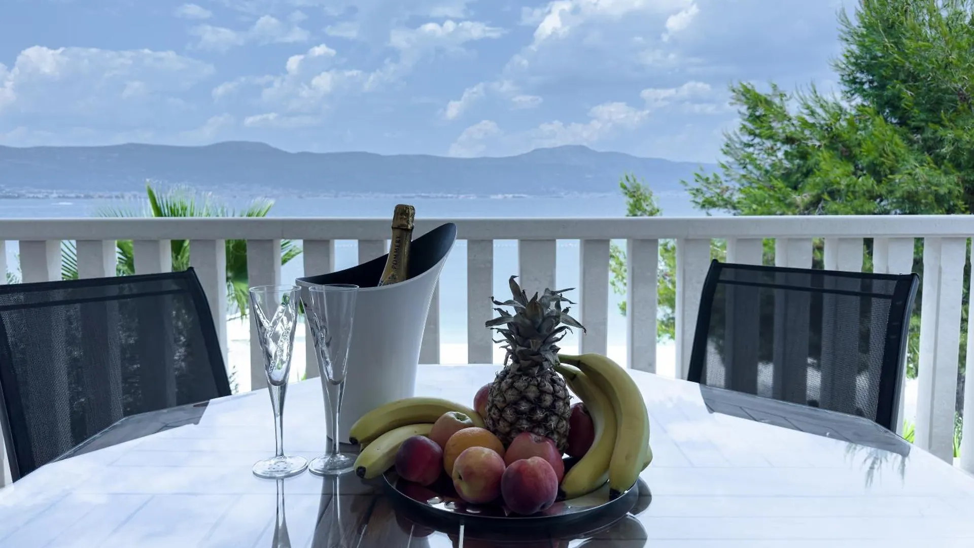 טרוגיר Luxury Beachfront Apartments Matista קרואטיה