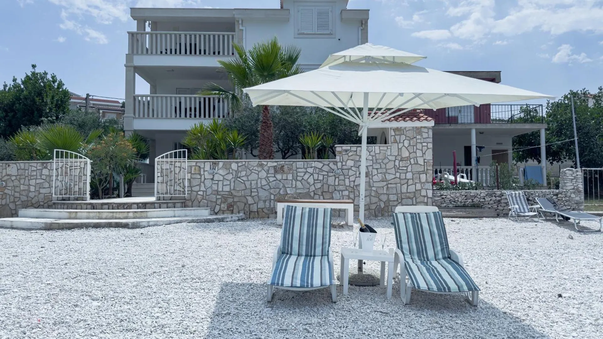 Luxury Beachfront Apartments Matista location